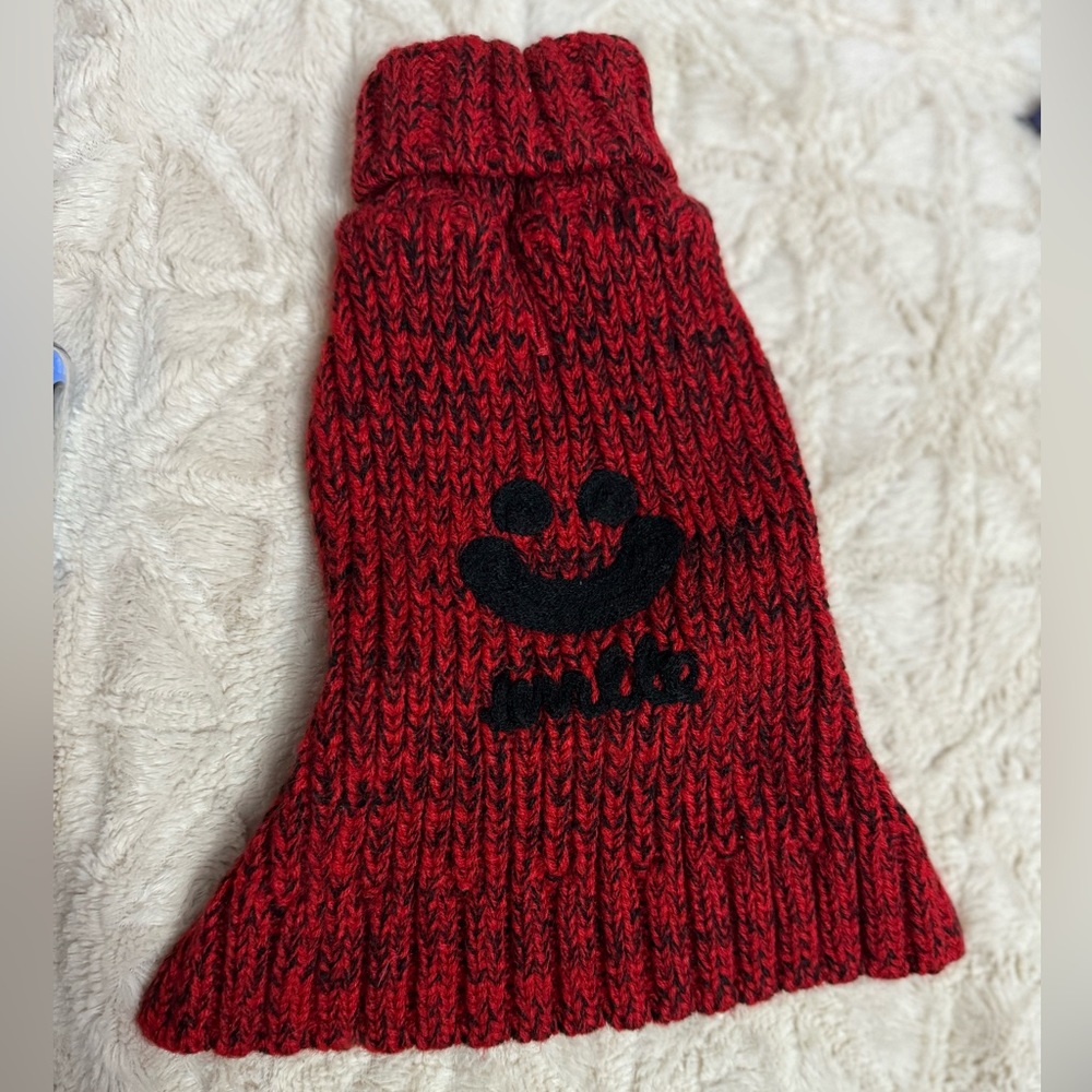 New XS/Small Smile Knit Dog Sweater